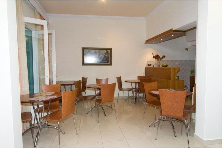 Картинка Adonis Hotel 2*